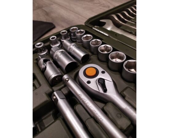  Набор инструмента Дело Техники 620782 1/2, 1/4 82 предмета 