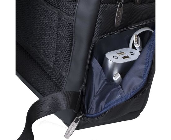  Рюкзак для ноутбука 15.6" Riva 8165 черный полиуретан/полиэстер 