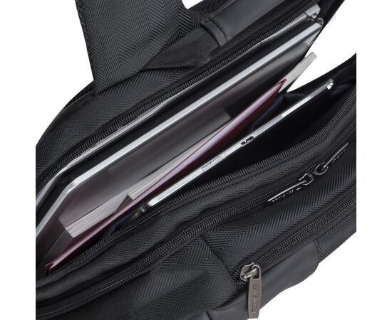  Рюкзак для ноутбука 15.6" Riva 8165 черный полиуретан/полиэстер 