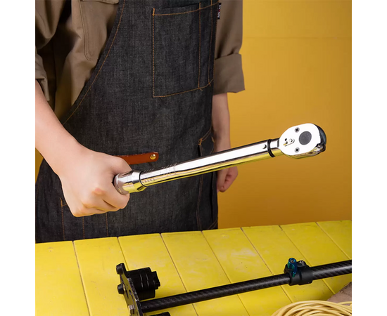  Ключ динамометрический Deli DL-YN-20100 предельный 20-100Нм, 1/2", головка Cr-Mo, 72 зуба, точность +/- 3проц., противоскользящая рукоятка, кей 