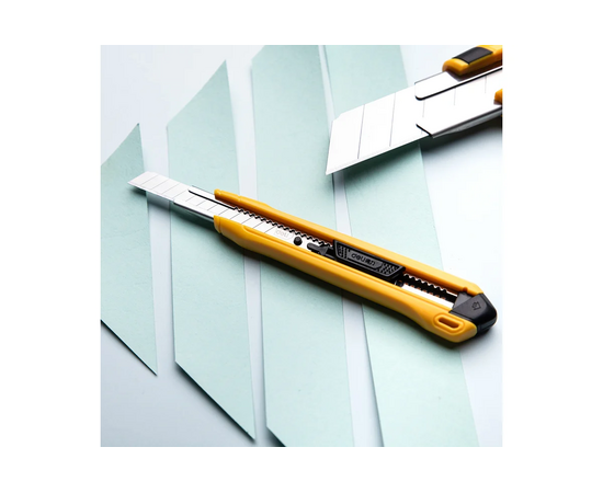  Технический нож Deli DL009B 